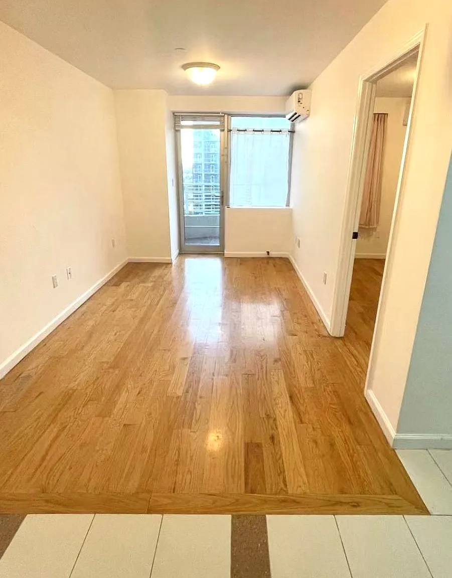 2 bed, 1.0 bath, 574 sqft, $2,900 — Photo 3