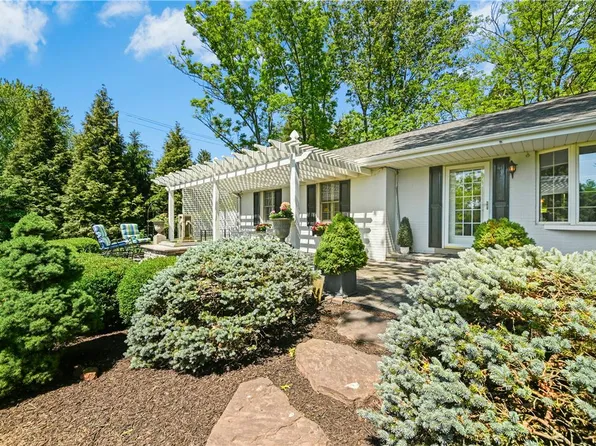 901 Limekiln Rd, Doylestown, PA 18901