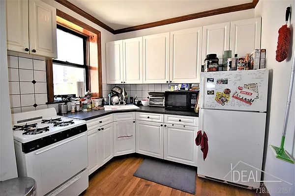 Rented by Ideal Properties Group | media 4