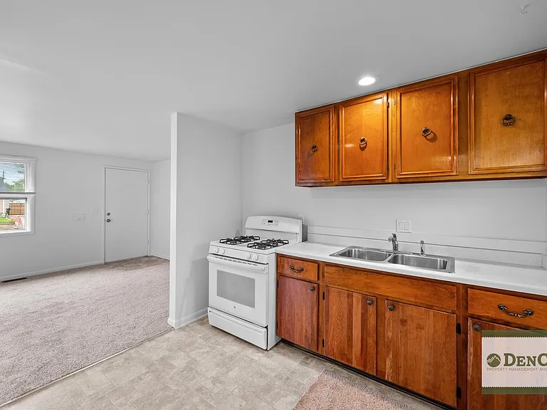 5050 W Virginia Ave — Photo 8