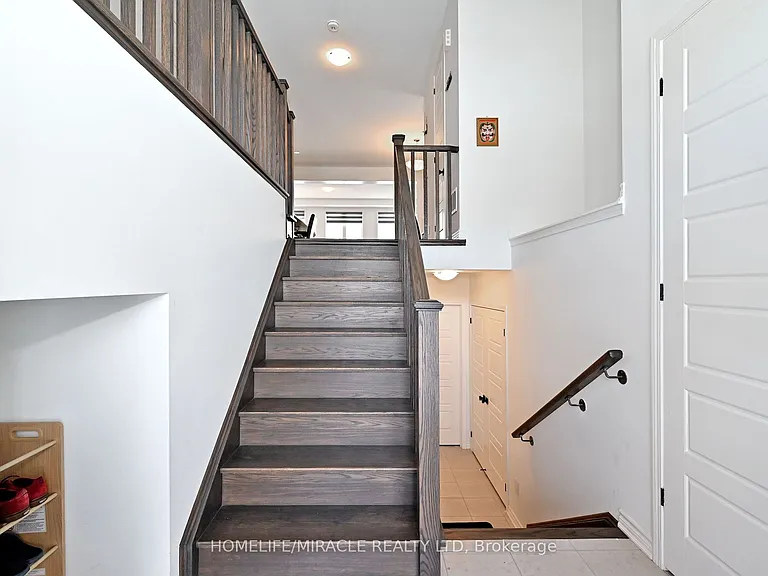689 Mika St — Photo 6