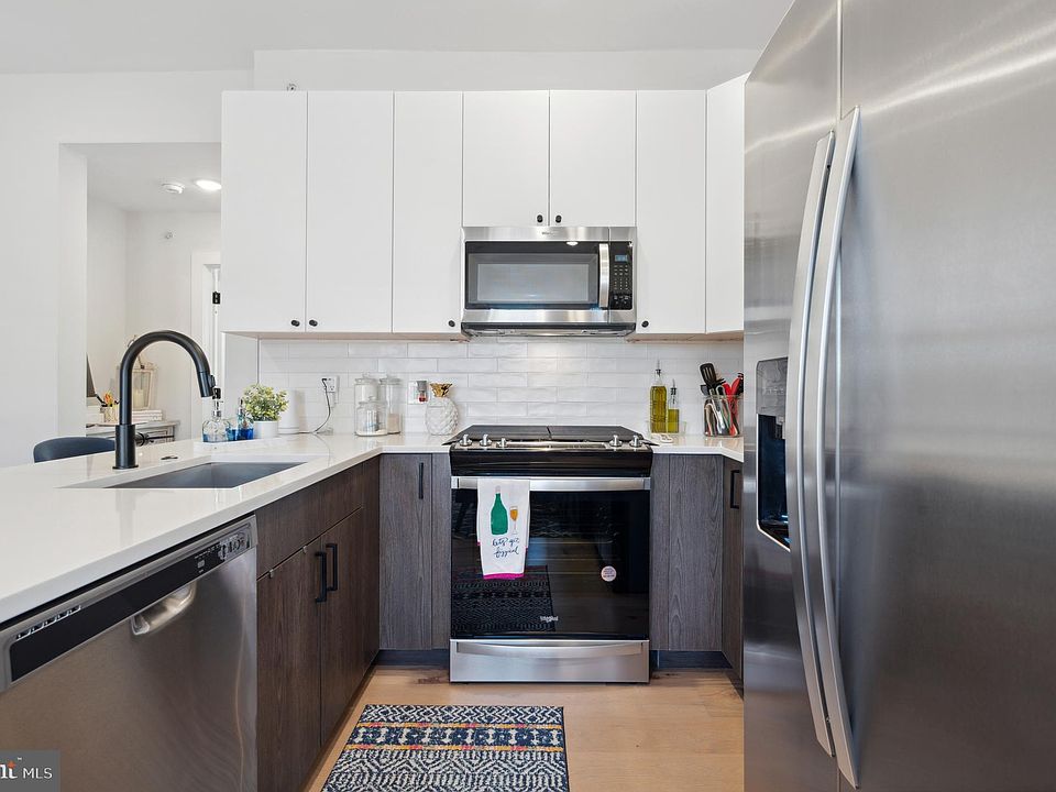 1st image of 1723 Francis St #3B
