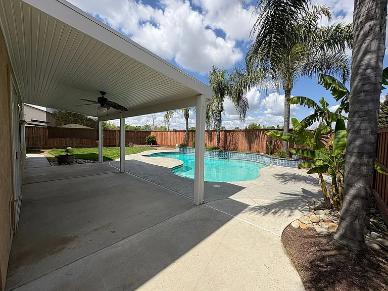 5928 W Whitley Ave — Photo 47