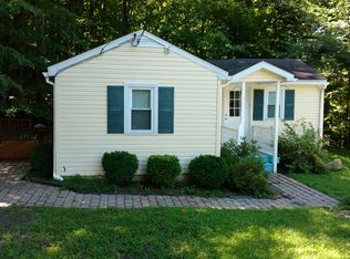 6 Tall Timbers Dr, Glen Gardner, NJ 08826