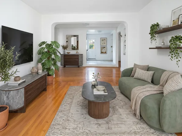 68-64 Yellowstone Boulevard image 1 of 8