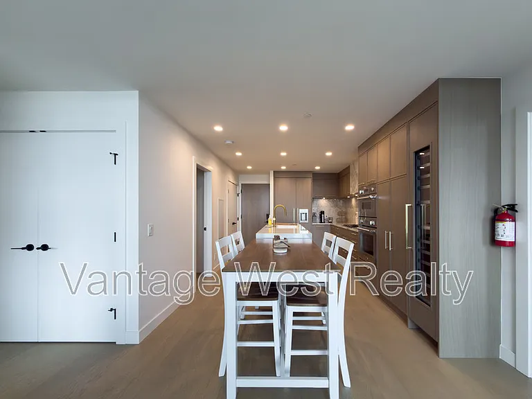3800 Capozzi Rd #806 — Photo 17