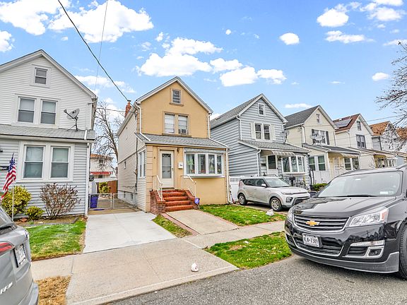 4th image of 22137 Davenport Ave