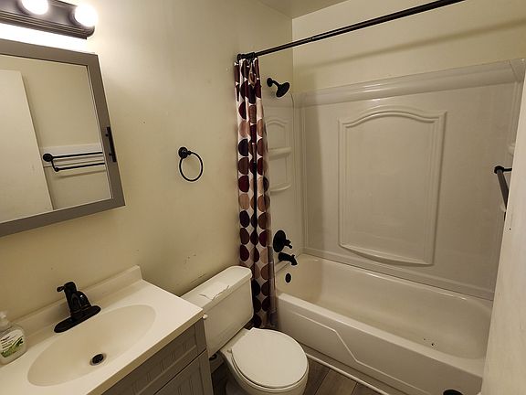 2nd image of 119 Tall Timber Ct