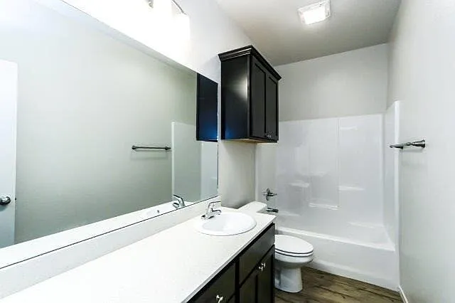 3 bed, 2.0 bath, 1424 sqft, $1,550 — Photo 3