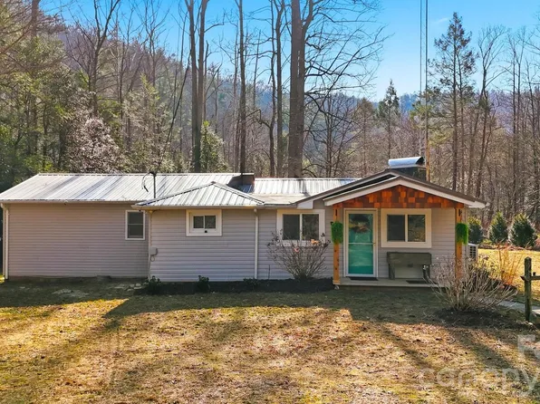 7495 Laurel St, Collettsville, NC 28611