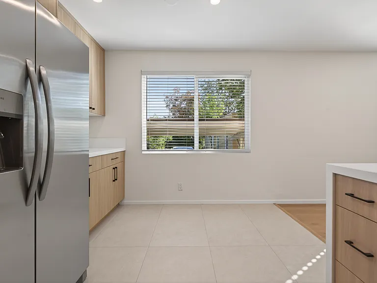 2539 Manhattan Ave — Photo 6