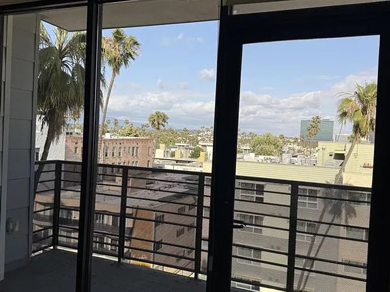 Maya Apartments at 535 Kingsley Dr in Los Angeles — Photo 80
