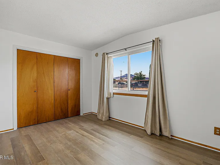 10520 Champlain St — Photo 23