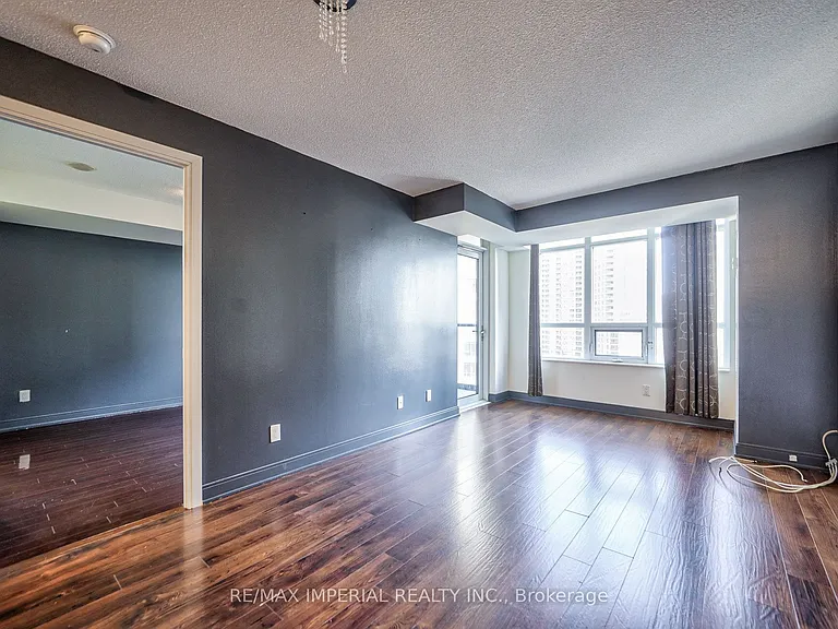 330 Burnhamthorpe Rd W #1108 — Photo 8
