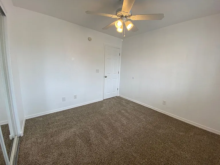 6582 W Hershey Way — Photo 25