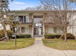 8545 Kennedy Cir Unit 3, Warren, MI 48093