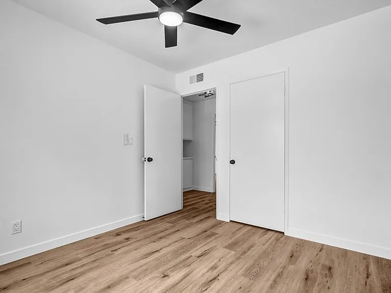 16560 Elm Haven Dr — Photo 17