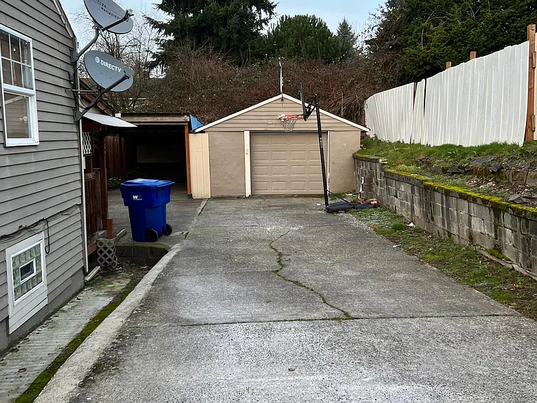 11910 Renton Ave S — Photo 18
