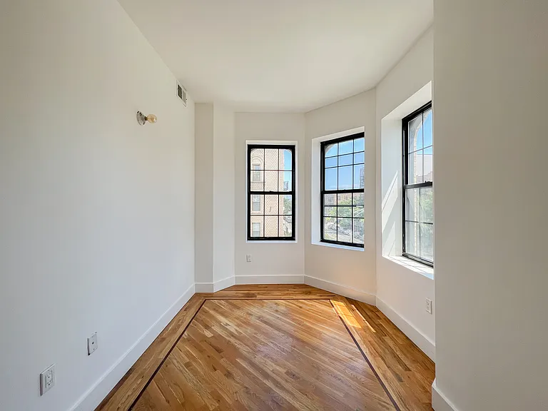 276 E 23rd St #4 — Photo 6