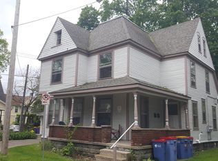 225 Oakley Pl NE, Grand Rapids, MI 49503