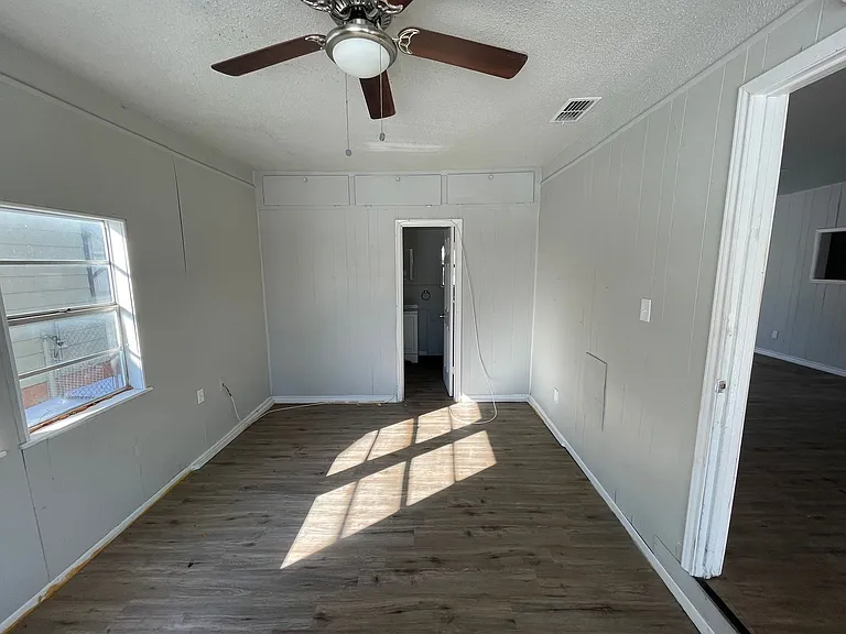 1442 Kirkwood St — Photo 15