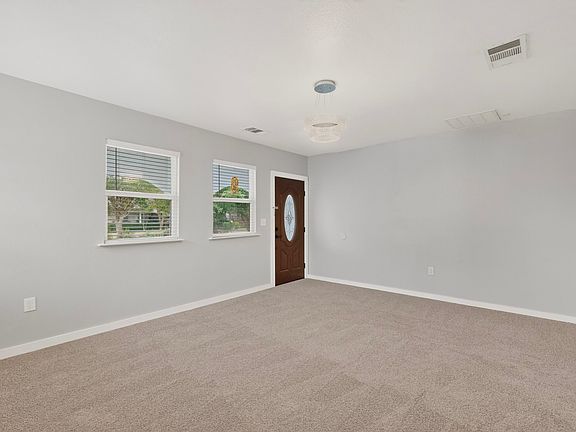 4th image of 907 Ogden Ave