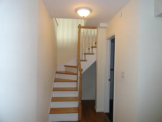 Rented by Halvatzis Realty | media 15