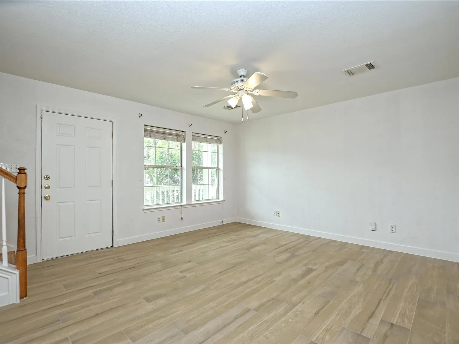 4 bed, 2.5 bath, 1435 sqft, $1,800 — Photo 3