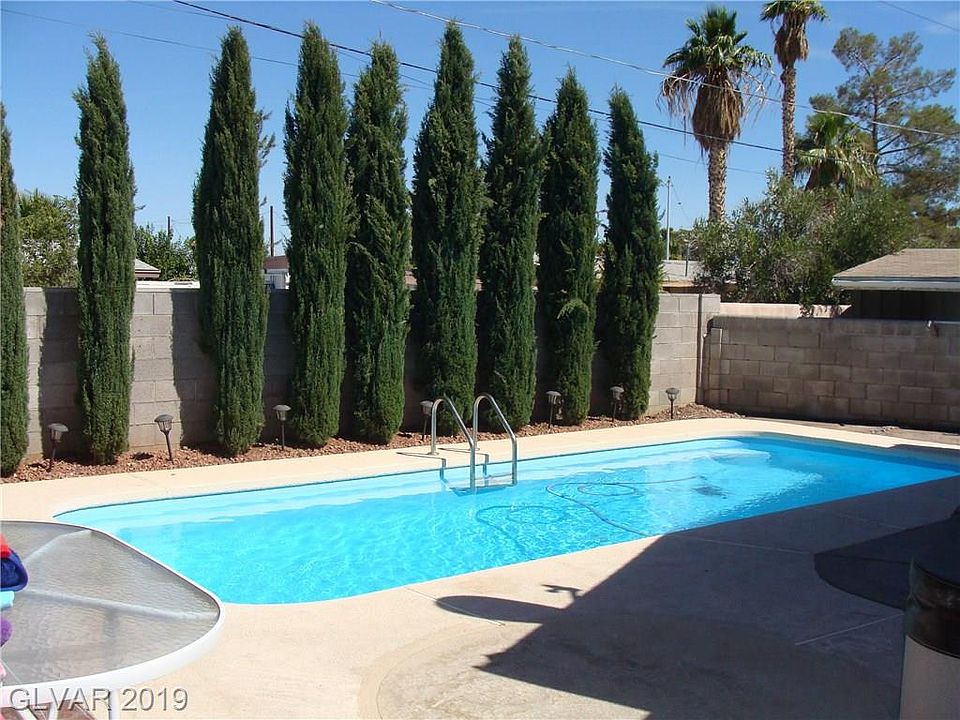 1st image of 700 Osprey Cir