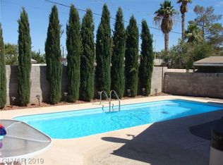 700 Osprey Cir, Las Vegas, NV 89107