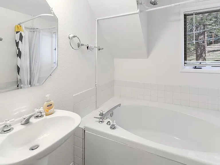 2726 View Dr #MAIN HOUSE — Photo 15