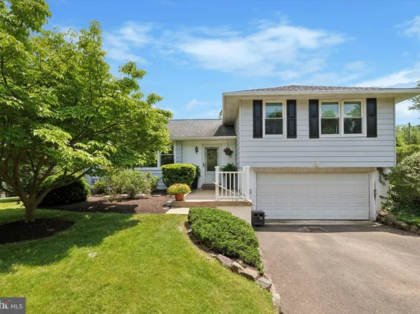 32 Betsy Ln, Ambler, PA 19002