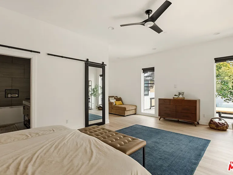 14146 Hortense St — Photo 24