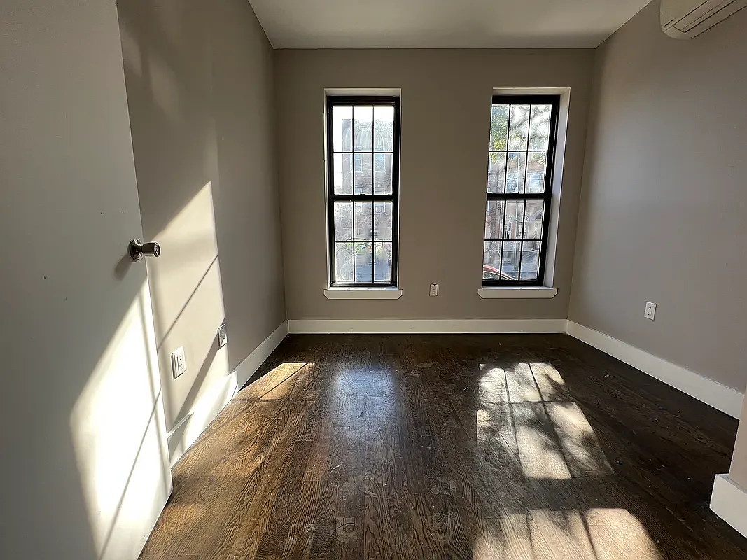 413 Seneca Avenue — Photo 2