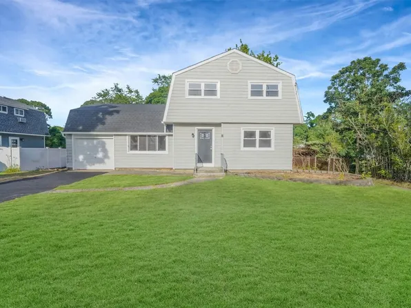 3 Brandy Lane, Lake Grove, NY 11755