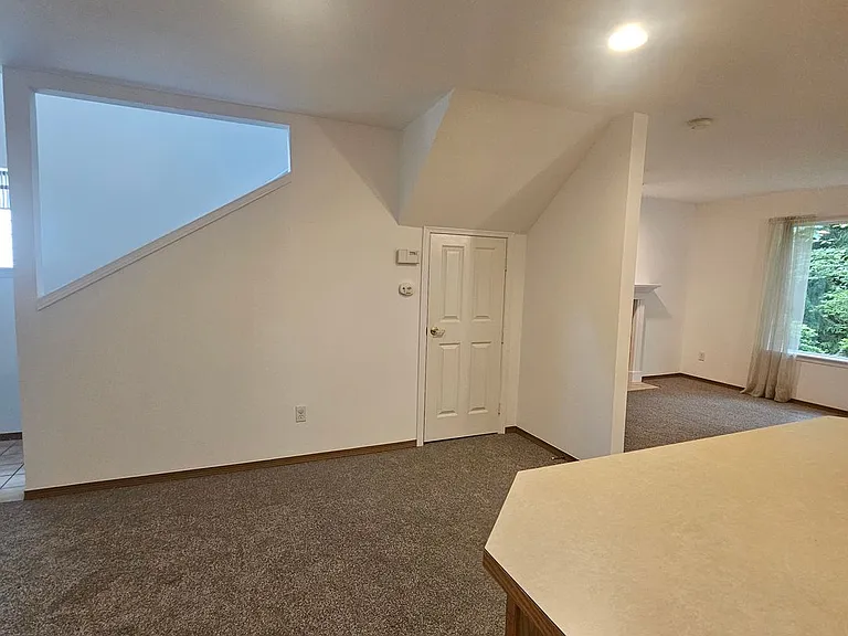 968 NW Poppy Ct — Photo 7