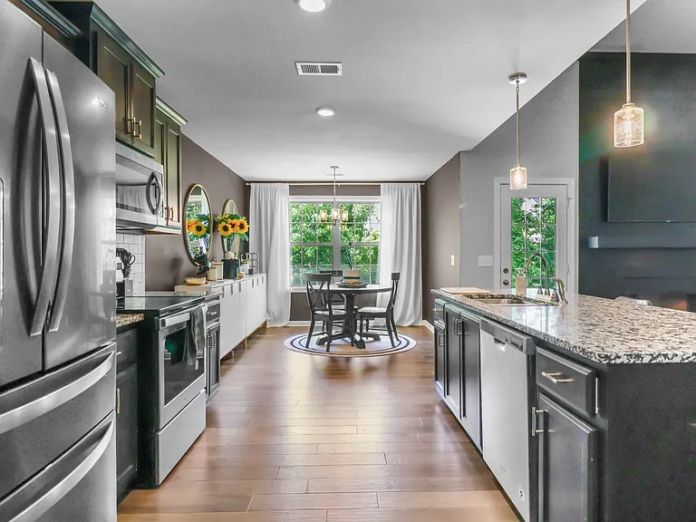 1286 Magnum Dr — Photo 15