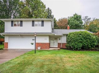 4908 Hartley Dr, Lyndhurst, OH 44124