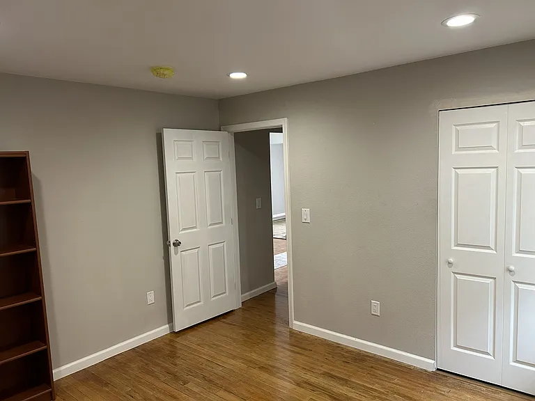 506 N Claudina St — Photo 14