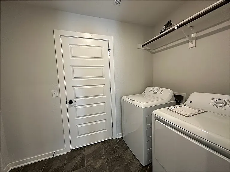 2807 S Angels Rd — Photo 17