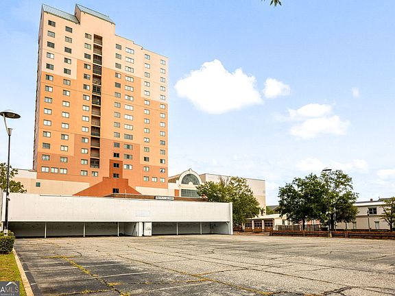 3rd image of 1 7th St