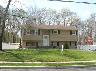 25 Rock Hill Rd, Old Bridge, NJ 08857