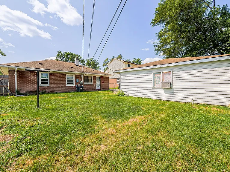 1147 E Brockton Ave — Photo 30