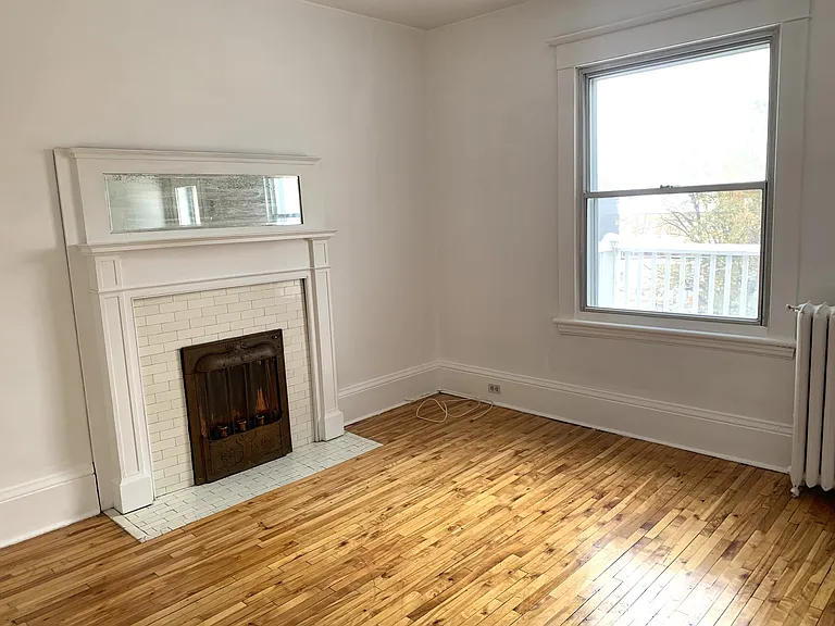 362 Friel St — Photo 6