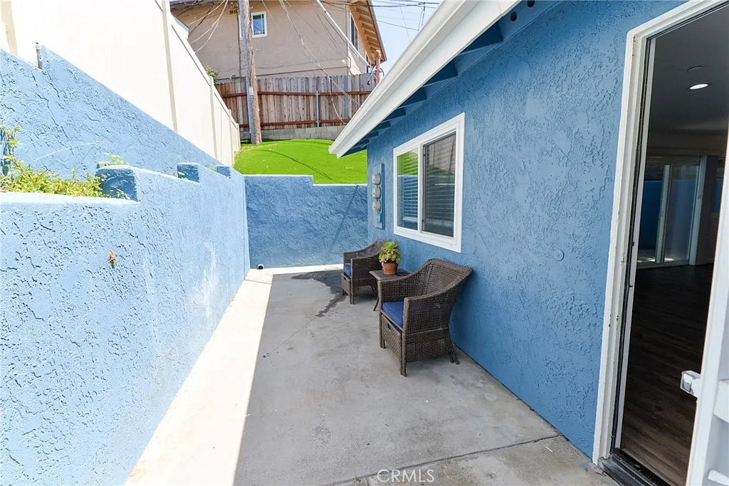 3 bed, 1300 sqft, $3,950 — Photo 2