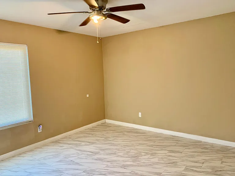 2625 Baltic Ave — Photo 27