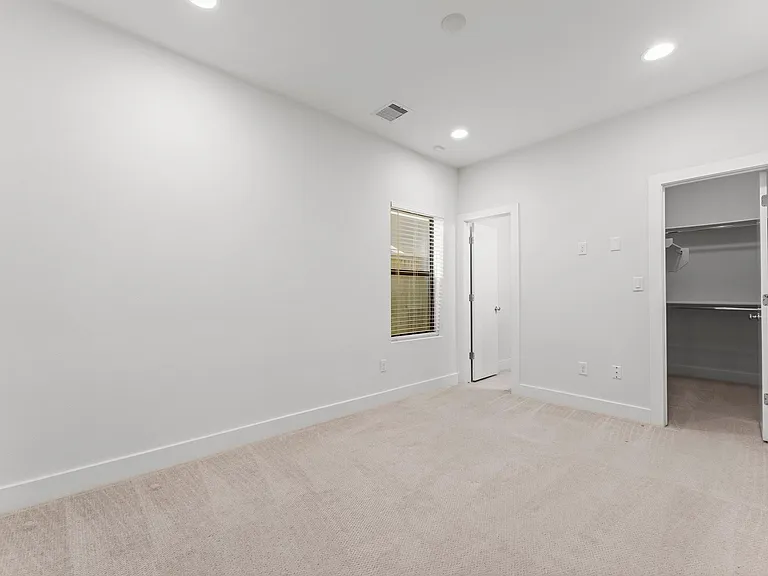 2909 Gillespie St #A — Photo 9