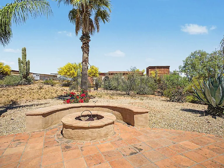 14006 E Mark Ln — Photo 39