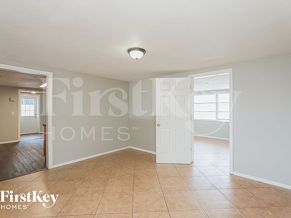 4th image of 7915 Foxbloom Dr