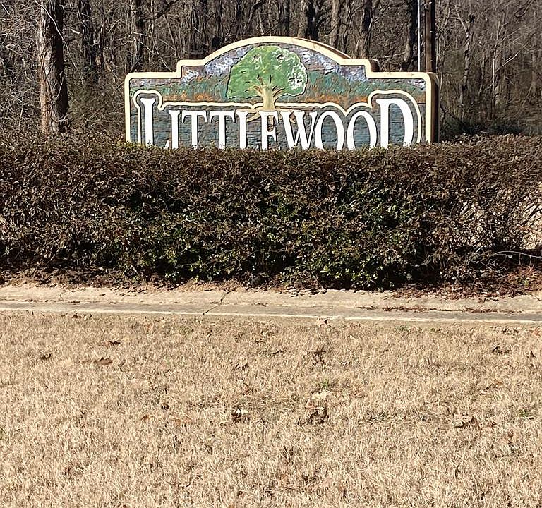 1st image of 415 Forest Oak Dr
